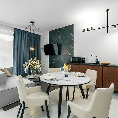 Apartments Poznan Chwaliszewo Residence With Free Garage By Noclegi Renters Exterior photo