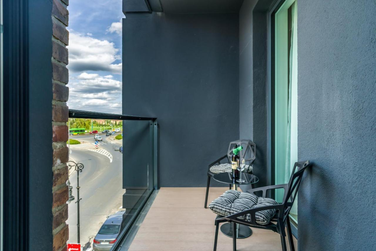 Apartments Poznan Chwaliszewo Residence With Free Garage By Noclegi Renters Exterior photo