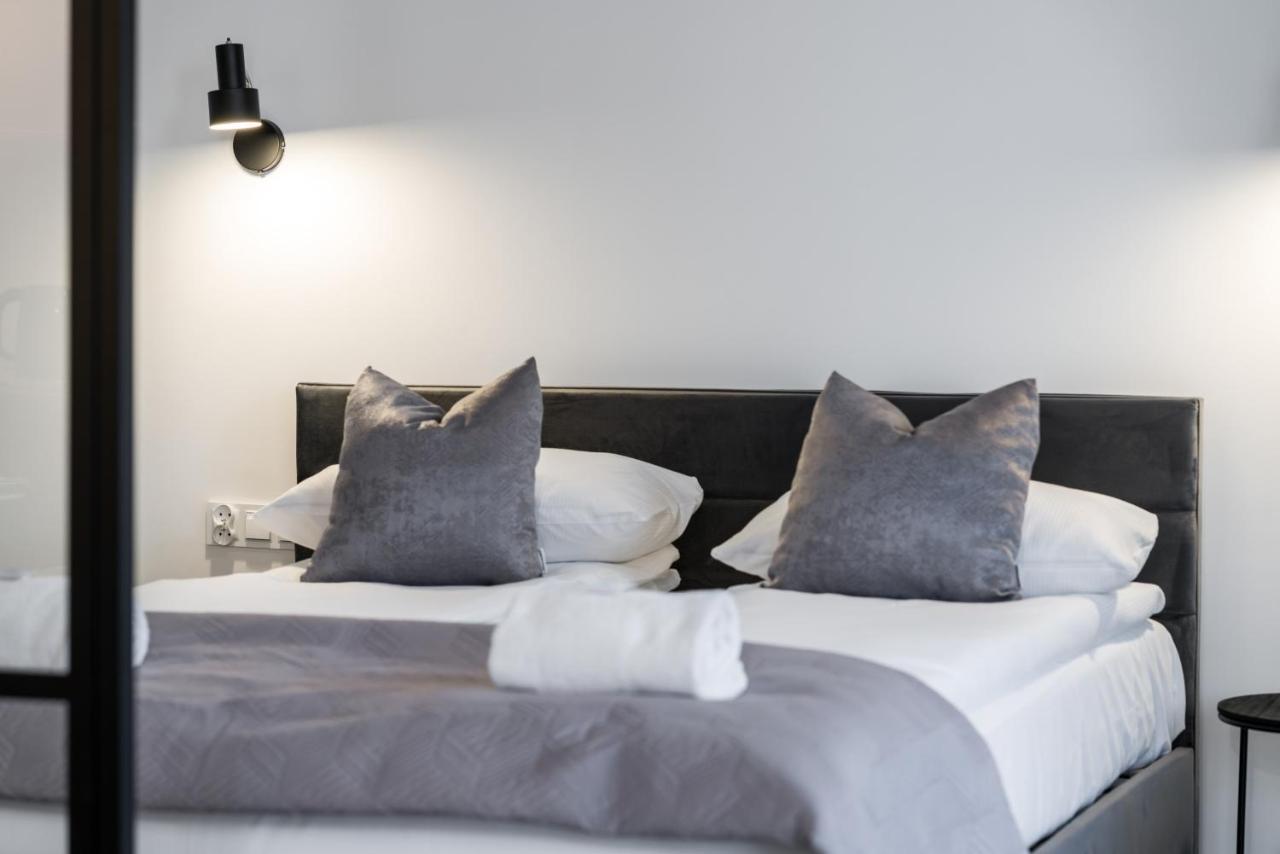 Apartments Poznan Chwaliszewo Residence With Free Garage By Noclegi Renters Exterior photo