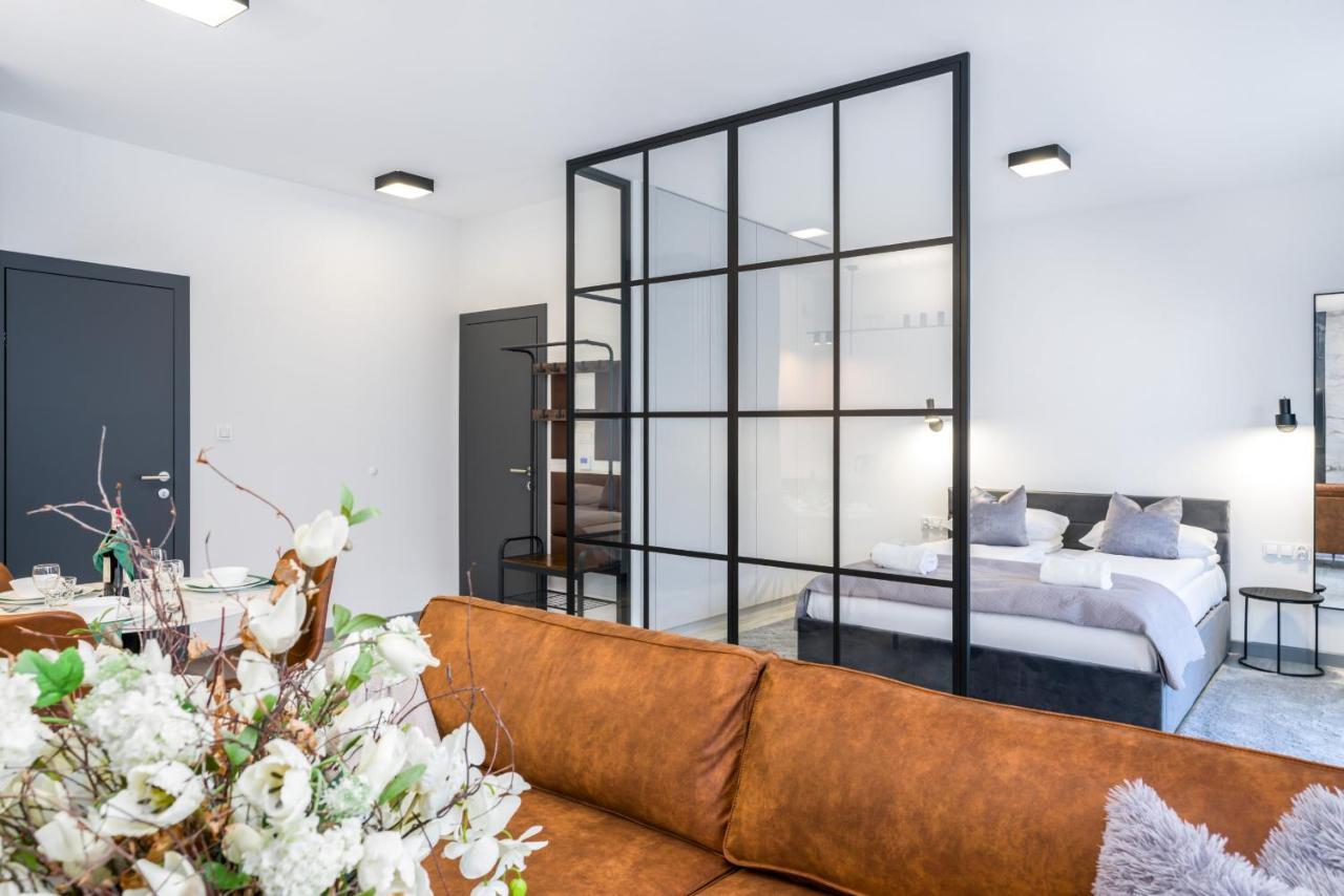 Apartments Poznan Chwaliszewo Residence With Free Garage By Noclegi Renters Exterior photo